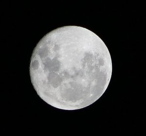 चंद्रमा दक्षिणी गोलार्ध मे(सीडनी)