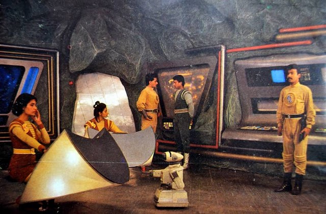 भारतीय विज्ञान फतांसी धारावाहिक 'स्पेस सीटी सीग्मा' का एक दृश्य भारतीय विज्ञान फतांसी धारावाहिक 'स्पेस सीटी सीग्मा' का एक दृश्य