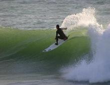 गतिशील पिंड भी अंतराल मे वक्रता उत्पन्न करते हैं।