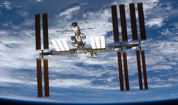 पृथ्वी की निम्न कक्षा मे अंतराष्ट्रीय अंतरिक्ष केंद्र